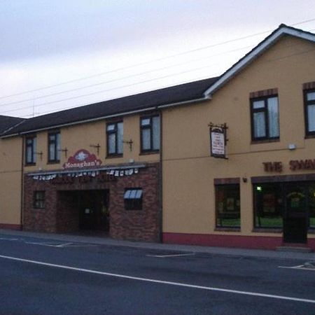 Monaghans Harbour Hotel ناس المظهر الخارجي الصورة