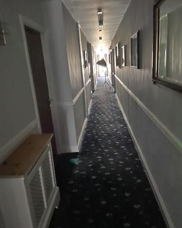 Monaghans Harbour Hotel ناس المظهر الخارجي الصورة