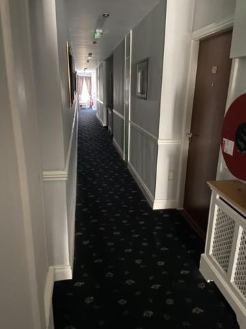 Monaghans Harbour Hotel ناس المظهر الخارجي الصورة